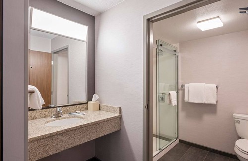 San Ramon Hotel | Create Unforgettable Memories! Cozy Fireplace! Near Danville South Park