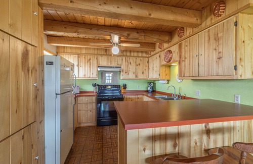 Creede Cabin | Creede Cabin - Dogs Welcome - Amazing Views - Large Deck