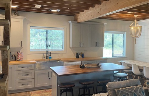 Eagar House | Creek-Canyon Property, Acre-Fenced. Dogs OK. 4bd+Entertainment Rm w-8 bunk beds