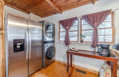 Helen Cabin | Creek & Garden Cottage | 2BR 2BA | Cedar Sauna | Hot Tub | Trout Fishing