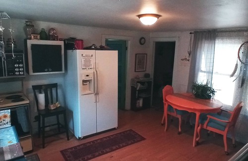 Wellpinit Cottage | Creek House 509: Quiet little cottage on the creek