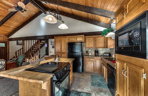 Groveland House | CREEK SIDE GETAWAY
