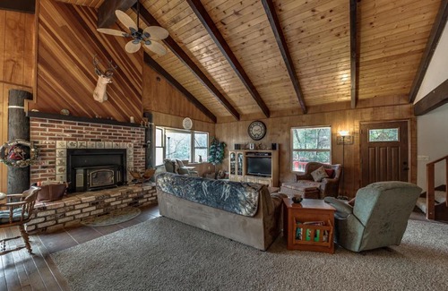 Groveland House | CREEK SIDE GETAWAY