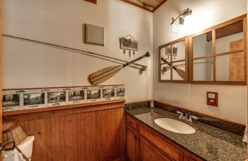 Groveland House | CREEK SIDE GETAWAY