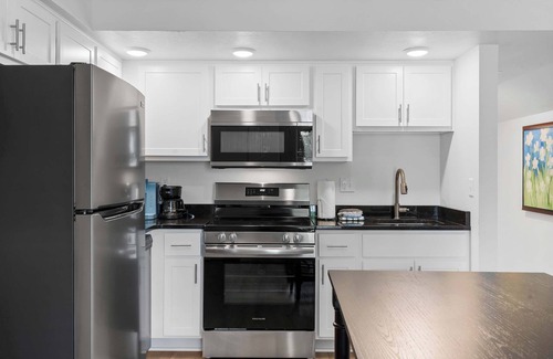 Downtown Branson Condo | Creek View Near the Landing