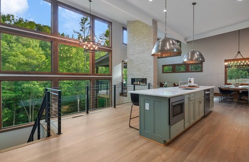 Ellijay Cabin | CREEK VIEWS! 5BR Mountain Modern Luxury on the water! Must See!
