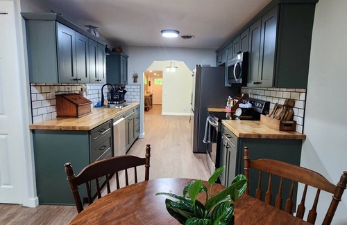 Tannersville Cabin | Creekberry - Mountain Cabin on Creekfront - Secluded Comfort - Pets Stay Free!!!