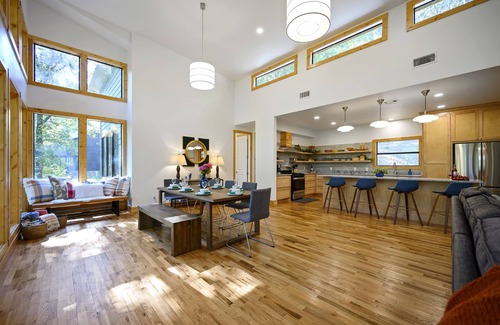 Broken Bow Cabin | Creekside Arthouse- creek view, hot tub, spa shower, location, firewood, & games