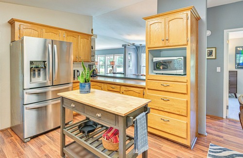 Buena Vista Cottage | Creekside Buena Vista Retreat: Walk to Main St!