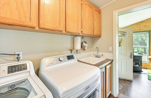 Buena Vista Cottage | Creekside Buena Vista Retreat: Walk to Main St!
