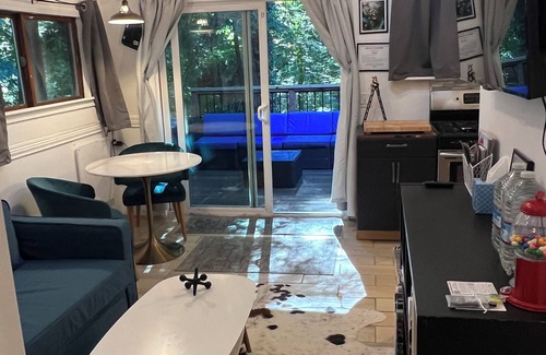 Soquel Cottage | Creekside Cabin is great for families & couples-Come enjoy Santa Cruz Mountains!