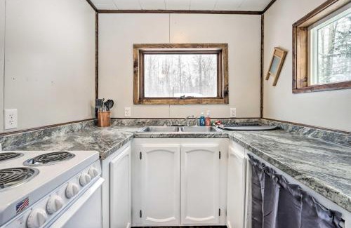 Fishhook House | Creekside Cabin Less Than 2 Mi to Hike, Bike and Ski!