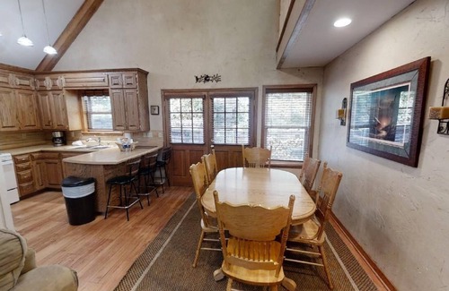 Red River Cabin | Creekside Cabin - Upper Valley - New Property - Pet Friendly