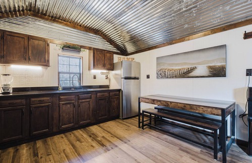 Stanton Cabin | CREEKSIDE CABIN