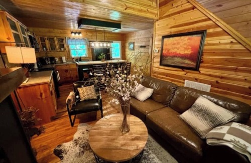 Cosby Cabin | Creekside Cabin Views, Jacuzzi & Firepit