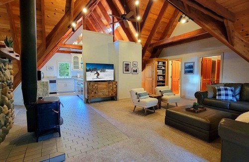 McKinney Estates House | Creekside Chalet in Homewood