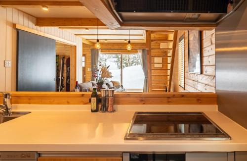 Iida Ski Chalet | Creekside Chalets Hakuba