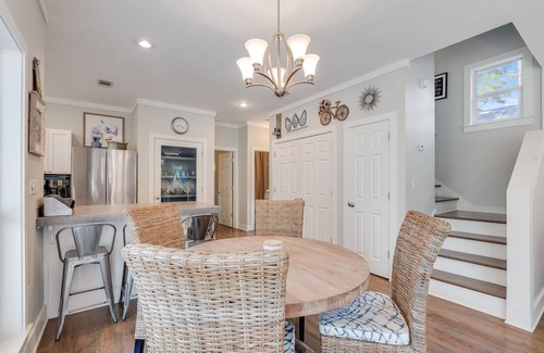 Seagrove Beach House | Creekside Cottage- Heated Pool- 4 Bikes- Prime Beach Access