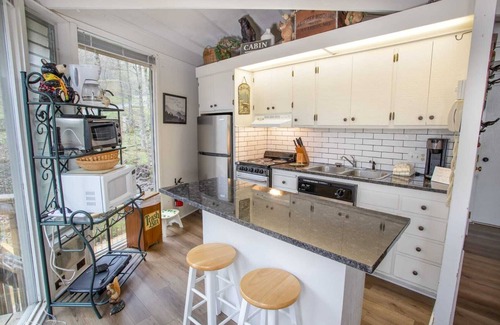 Charter Hills House | Creekside Cottage in the Woods