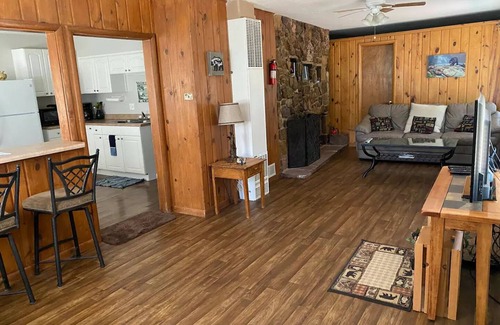 Cascade-Chipita Park Cabin | Creekside Cottage - Mountain Lovers Dream