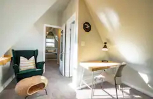 Vista Acres Cottage | Creekside Cottage (New Build)