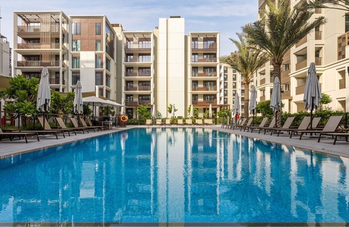 Dubai Apartment | Creekside Elegance w/Canal Vws at Creek Beach