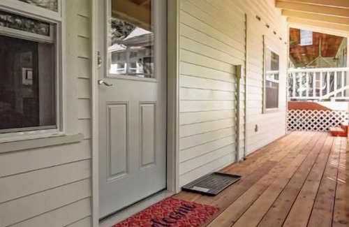 Wilsonville House | Creekside Haven