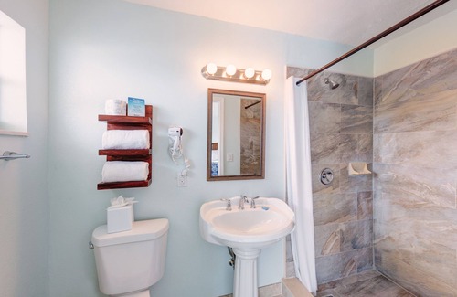 Tavernier Hotel | Creekside Inn Islamorada