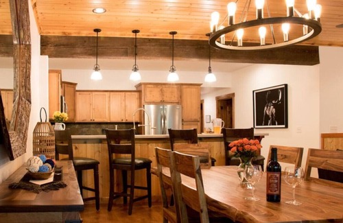 Red Lodge House | Creekside Oasis, Private Hot Tub, Walk & Shop, 3 blocks to Mainstreet