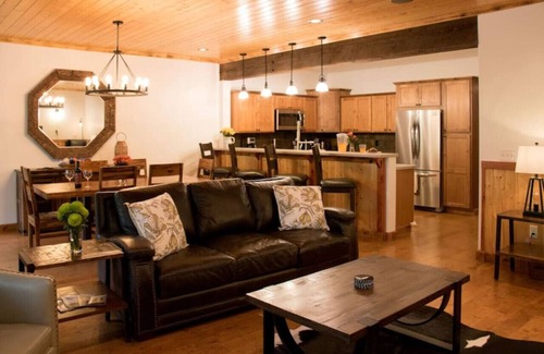 Red Lodge House | Creekside Oasis, Private Hot Tub, Walk & Shop, 3 blocks to Mainstreet
