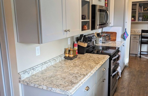 Downtown Anchorage House | Creekside Relaxation near park, downtown, and trails! Hot tub & lots of space