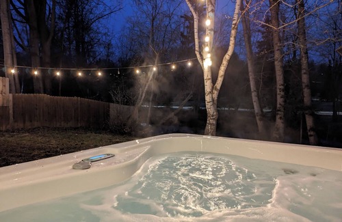 Downtown Anchorage House | Creekside Relaxation near park, downtown, and trails! Hot tub & lots of space