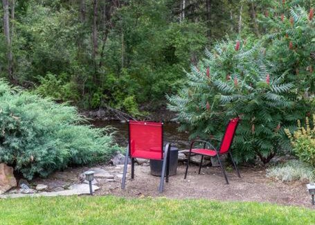 Rutland House | Creekside Retreat 4 bedroom