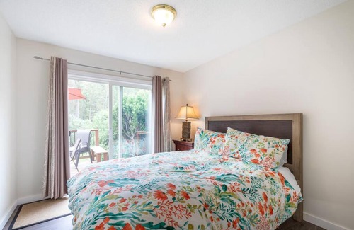 Rutland House | Creekside Retreat 4 bedroom