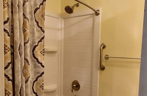Hot Springs House | Creekside Retreat Minutes From Hot Springs