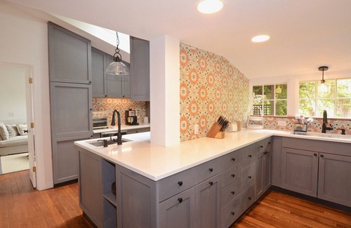 Catskill House | CREEKSIDE RETREAT, Pvt. Quiet, WiFi, TV, Hot Tub, Fireplace, Fire Pit, Dog Run