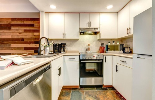 Whistler Creekside Condo | Creekside Slopeside 1BR with pool, hot tub, BBQ