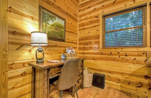 McCaysville Cabin | Creekside Soaks, Swimming Hole Splashes, & a Hidden Waterfall - The Overlook on Fightingtown