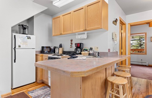 Fall River Estates Condo | Creekside Suites 18 River View!