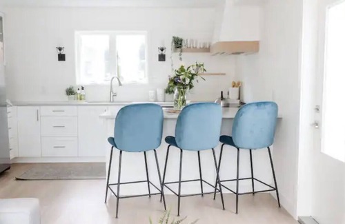 Central Lonsdale House | Creekside Urban Guesthouse w/King bed & Parking