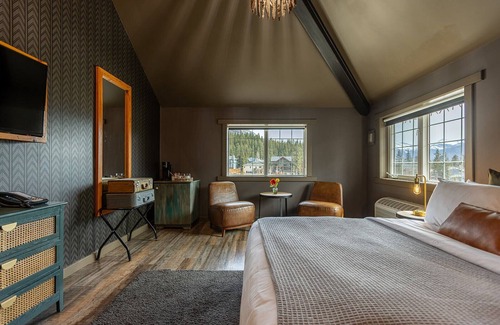Eagle Terrace Hotel | Creekside Villa