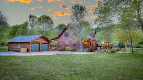 Cashes Valley House | Creekwood Cabin