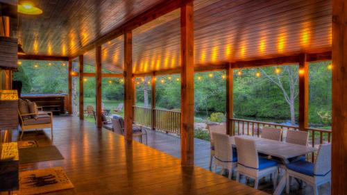 Cashes Valley House | Creekwood Cabin