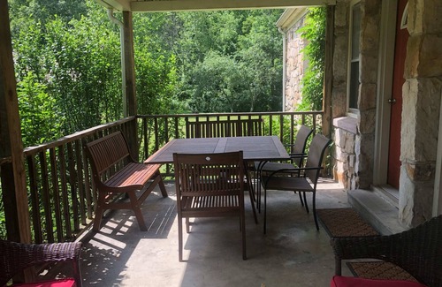 Damascus Cottage | Creeper Trail|King Bed|Pets OK|AT|Grayson|Home