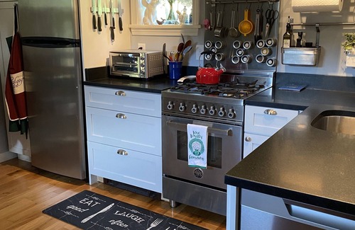 Seal Cove House | Cregboy Cottage: A Cozy Retreat Near Acadia NP