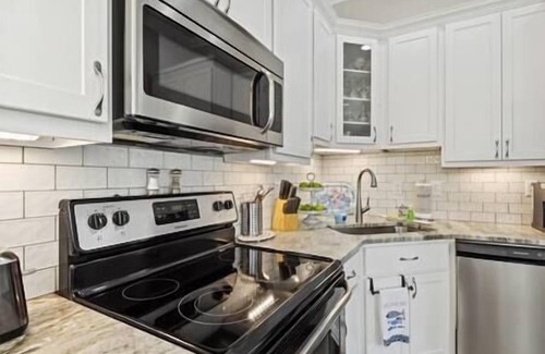 Bay St Louis House | Creole Bungalow - 2 Bedroom 2 Bath with golf cart
