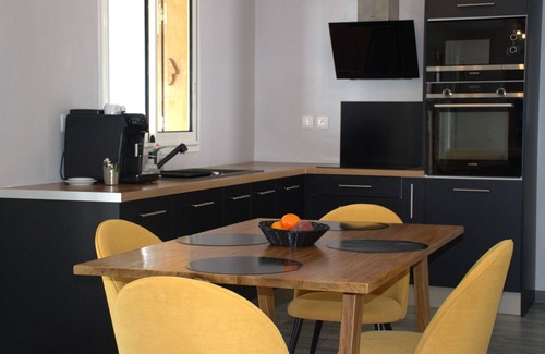 Salazie Cottage | Creole cottage for 4 with terrace and secure parking