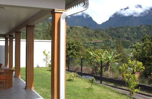 Salazie Cottage | Creole cottage for 4 with terrace and secure parking
