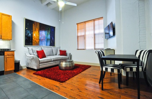 Central Business District Condo | CREOLE NEST VI- FRENCH QUARTER