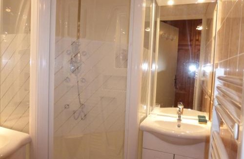Le Sauze Apartment | CREPUSCULE 11